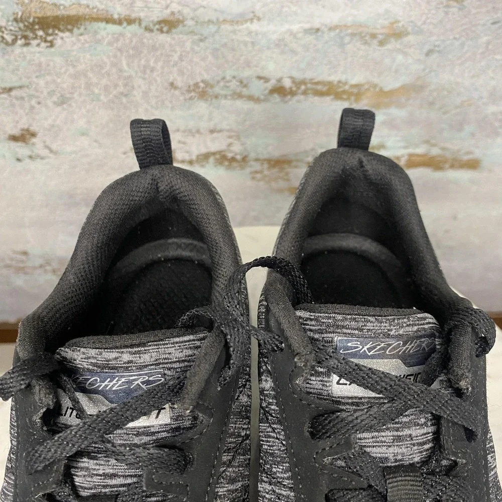 Skechers Lite-Weight Shoes Womens Size 7 Black Walking Sneakers SN 13067